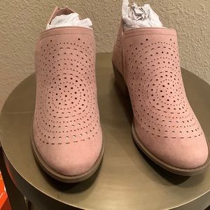 Torrid ankle boots in Blush size 9.5 W